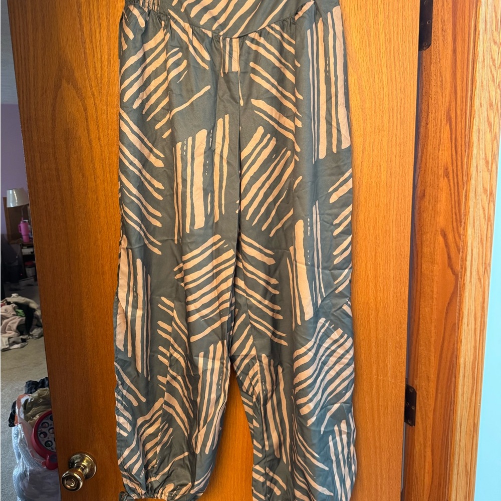 Stylish Green Patterned Beachy Summer tie Bottom pants with openings